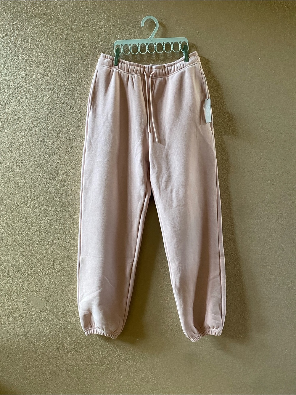 BUFFBUNNY Plush Fleece Jogger- Strawberry Milk